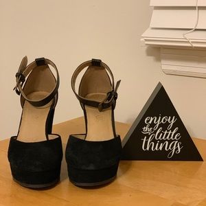 Black Wedges